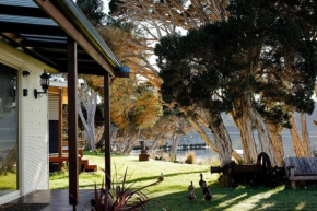 Shack on the Bay - A Lovely Bayside Cabin